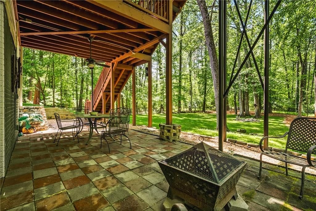 Image 64 of property listing at 2436 Fontainebleau Drive, Dunwoody, GA 30360