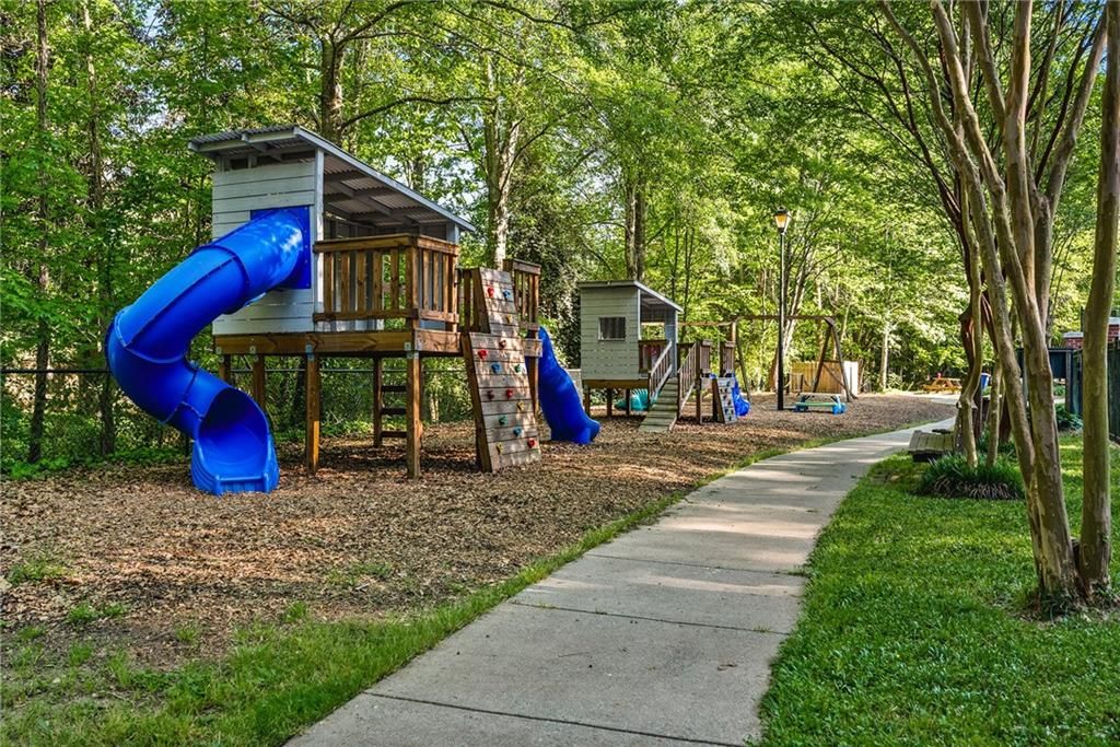 Image 67 of property listing at 2436 Fontainebleau Drive, Dunwoody, GA 30360