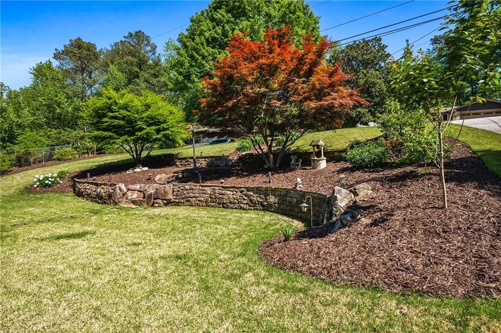 Image 69 of property listing at 2436 Fontainebleau Drive, Dunwoody, GA 30360