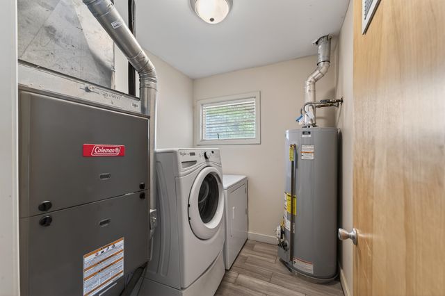 830 Anita Dr, Haysville, KS 67060