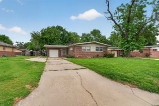 830 Anita Dr, Haysville, KS 67060