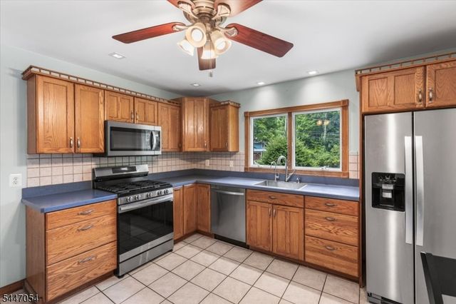 958 Cedar Dr, Stillwater Twp., NJ 07860
