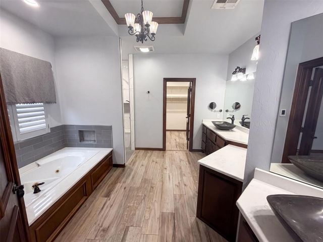1017 W Camellia Way, Mustang, OK 73064