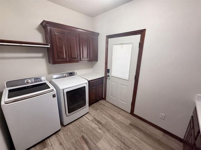 1017 W Camellia Way, Mustang, OK 73064