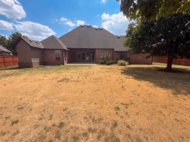 1017 W Camellia Way, Mustang, OK 73064