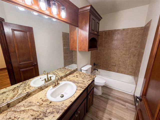 1017 W Camellia Way, Mustang, OK 73064