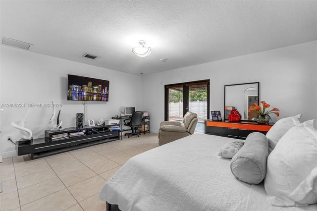 3160 SW 142nd Ave, Miami, FL 33175