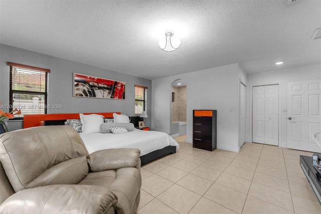 3160 SW 142nd Ave, Miami, FL 33175