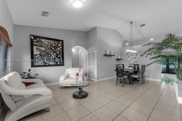3160 SW 142nd Ave, Miami, FL 33175