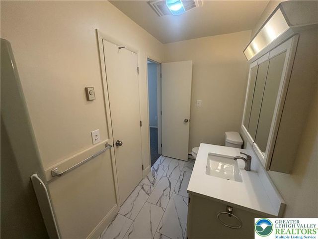 5 Stonewood Place, Catasauqua Boro, PA 18032