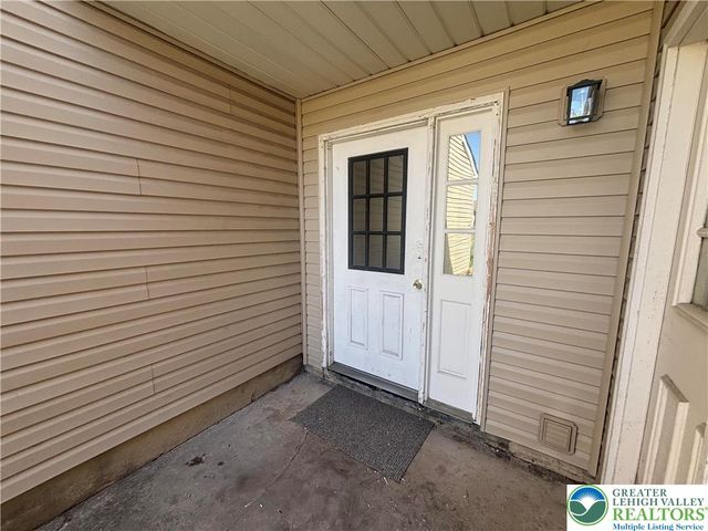 5 Stonewood Place, Catasauqua Boro, PA 18032