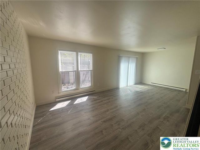 5 Stonewood Place, Catasauqua Boro, PA 18032