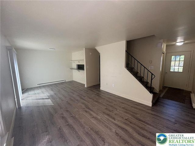 5 Stonewood Place, Catasauqua Boro, PA 18032