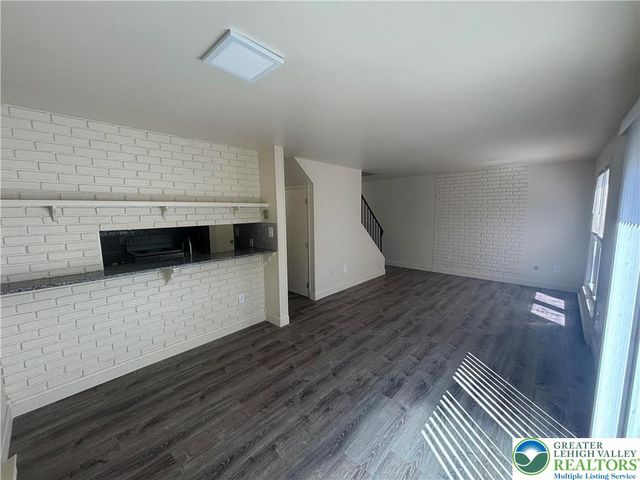 5 Stonewood Place, Catasauqua Boro, PA 18032