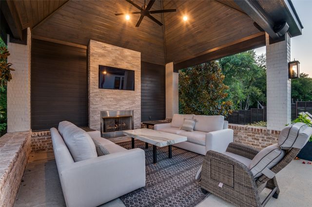 7430 Woodstream Road, Midlothian, TX 76065