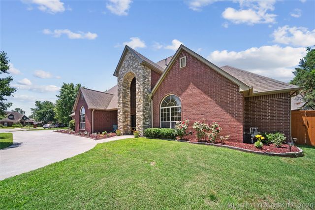 9112 N 139th East Avenue, Owasso, OK 74055