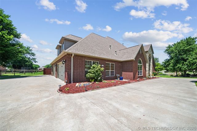 9112 N 139th East Avenue, Owasso, OK 74055