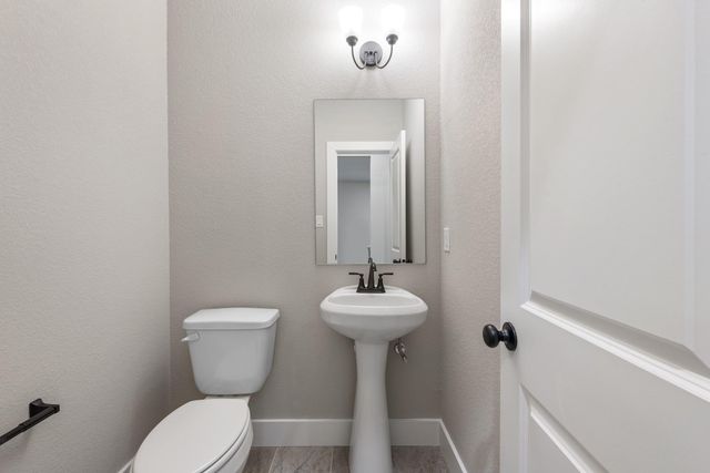 913 Fork Court, College Station, TX 77845