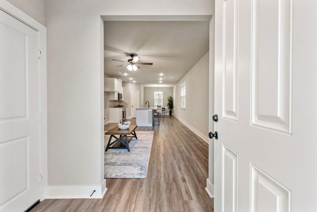 913 Fork Court, College Station, TX 77845