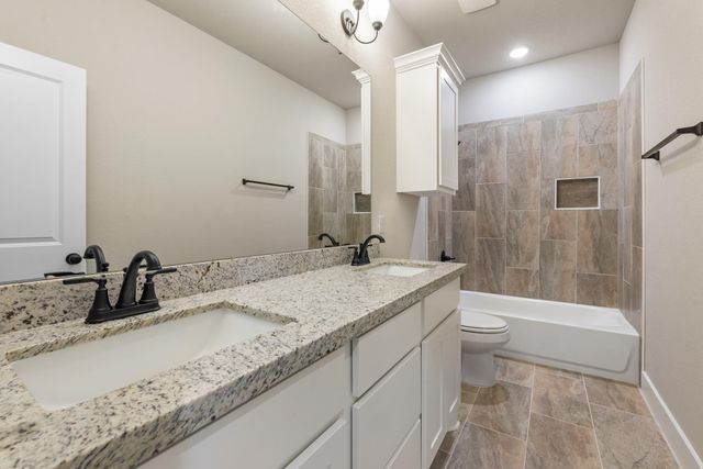 913 Fork Court, College Station, TX 77845