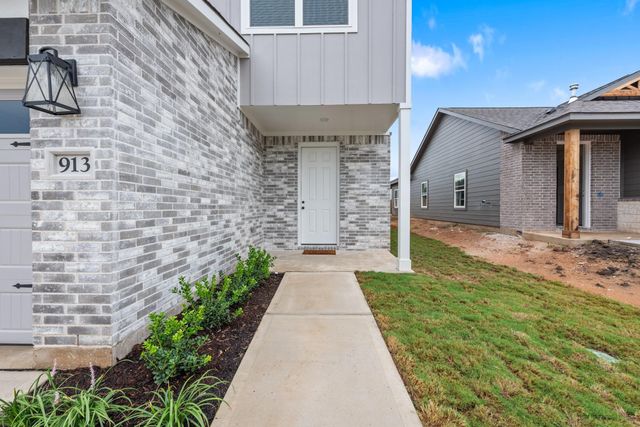 913 Fork Court, College Station, TX 77845