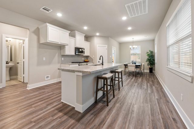 913 Fork Court, College Station, TX 77845