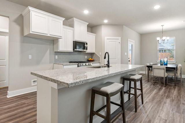 913 Fork Court, College Station, TX 77845