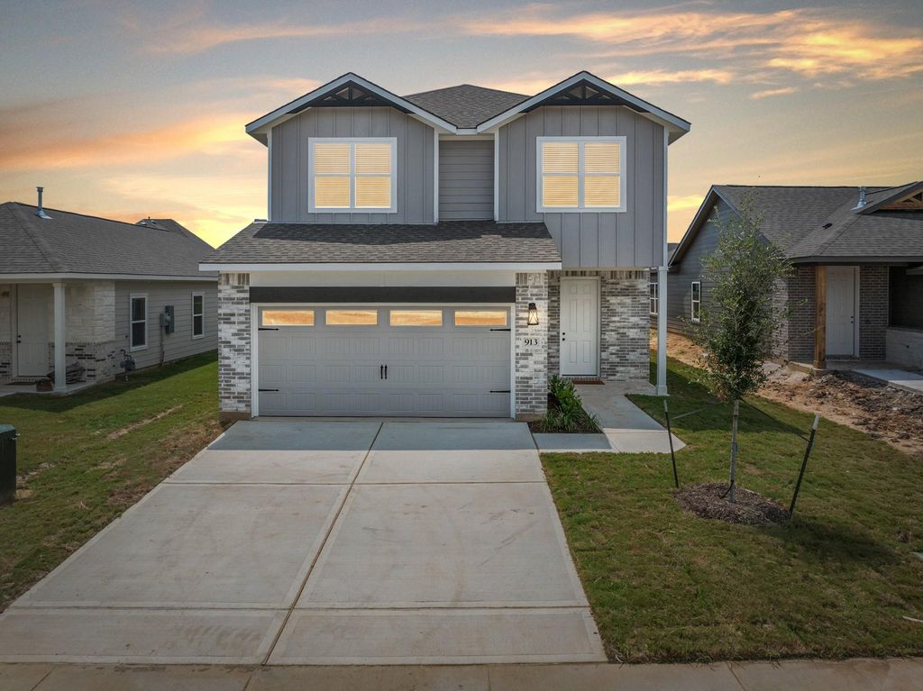 913 Fork Court, College Station, TX 77845