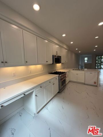 65 Plateau, Irvine, CA 92618