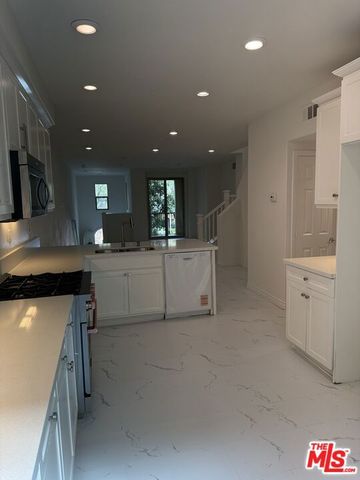 65 Plateau, Irvine, CA 92618