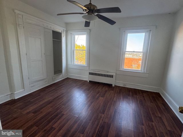 909 S BROOM ST, Wilmington, DE 19805