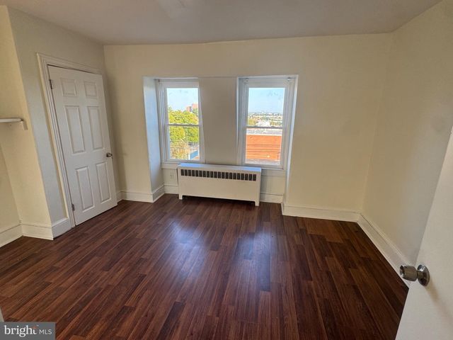 909 S BROOM ST, Wilmington, DE 19805