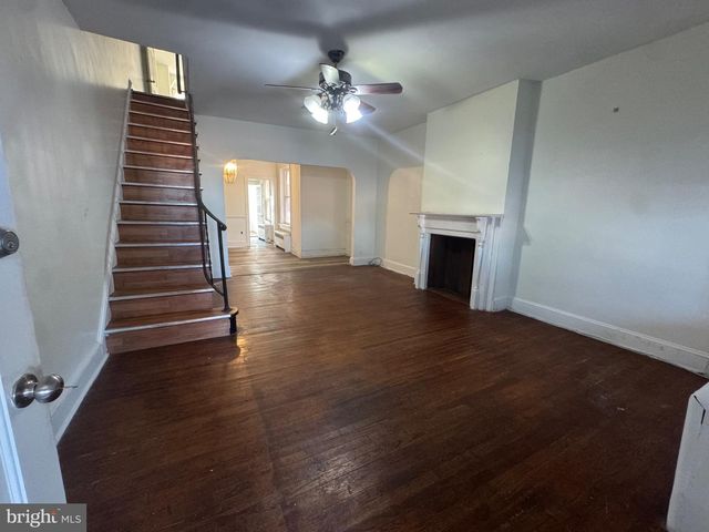 909 S BROOM ST, Wilmington, DE 19805