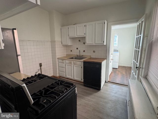 909 S BROOM ST, Wilmington, DE 19805