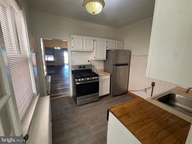 909 S BROOM ST, Wilmington, DE 19805
