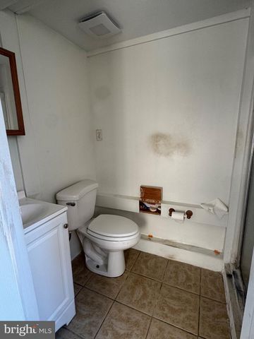 909 S BROOM ST, Wilmington, DE 19805