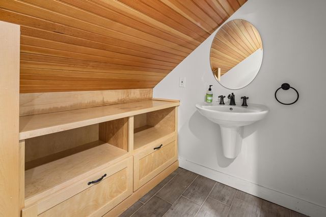 91 Manlin Road, Fayston, VT 05673