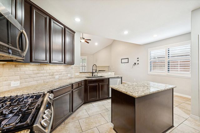 9106 Silverton Star Lane, Houston, TX 77070