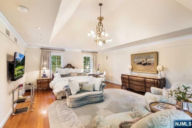 2 Canoe Lane, Roseland, NJ 07068