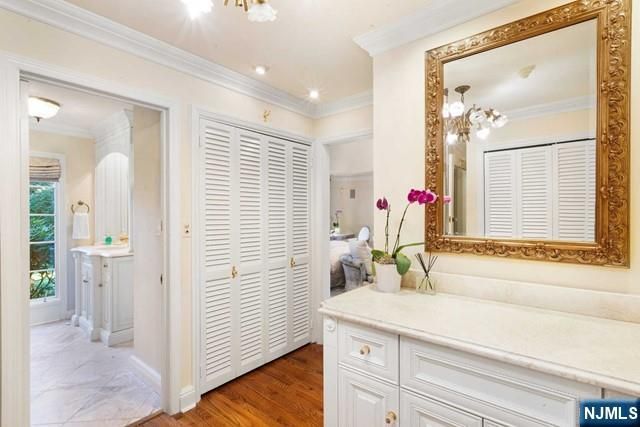 2 Canoe Lane, Roseland, NJ 07068