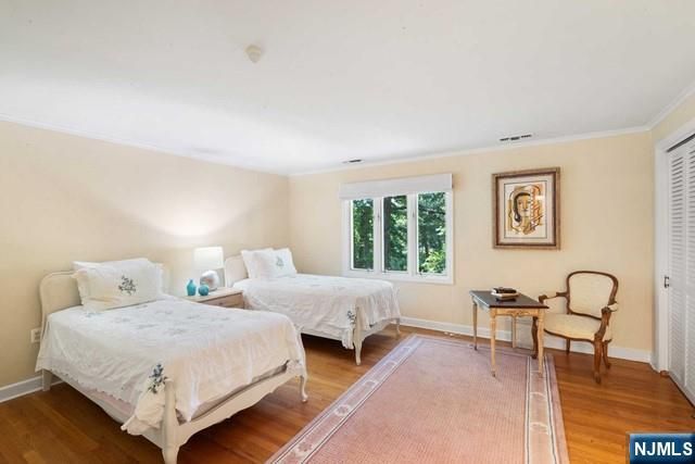 2 Canoe Lane, Roseland, NJ 07068