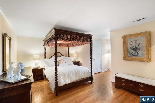 2 Canoe Lane, Roseland, NJ 07068