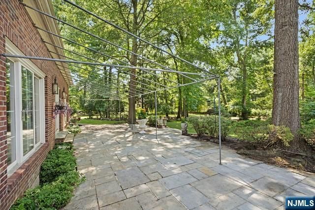 2 Canoe Lane, Roseland, NJ 07068