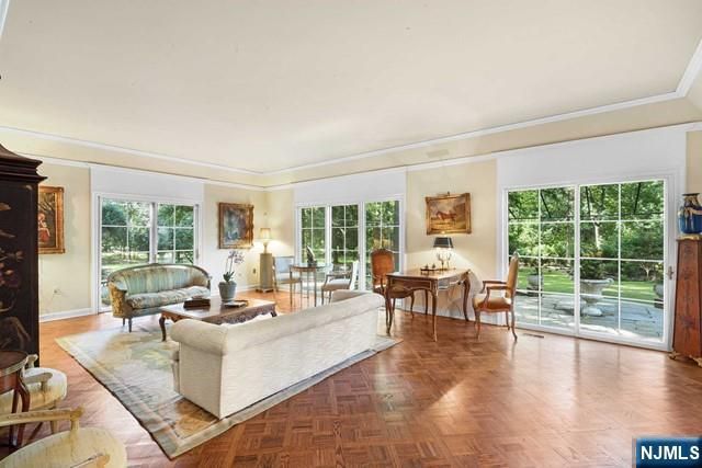 2 Canoe Lane, Roseland, NJ 07068