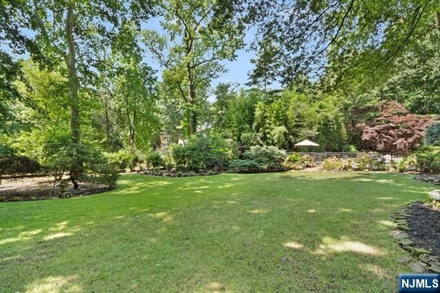 2 Canoe Lane, Roseland, NJ 07068