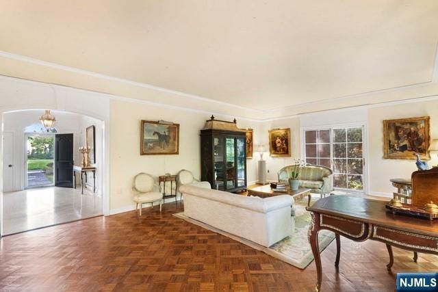 2 Canoe Lane, Roseland, NJ 07068