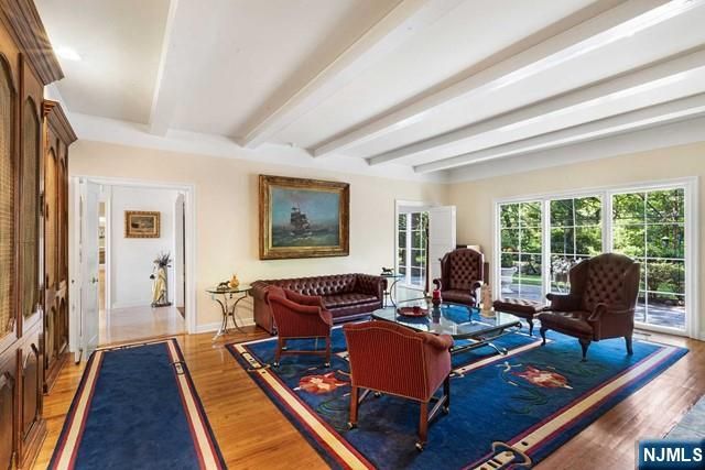 2 Canoe Lane, Roseland, NJ 07068