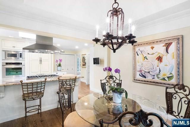 2 Canoe Lane, Roseland, NJ 07068