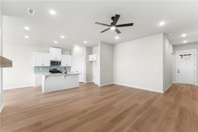 6000 SW Bear Creek Avenue, Bentonville, AR 72713