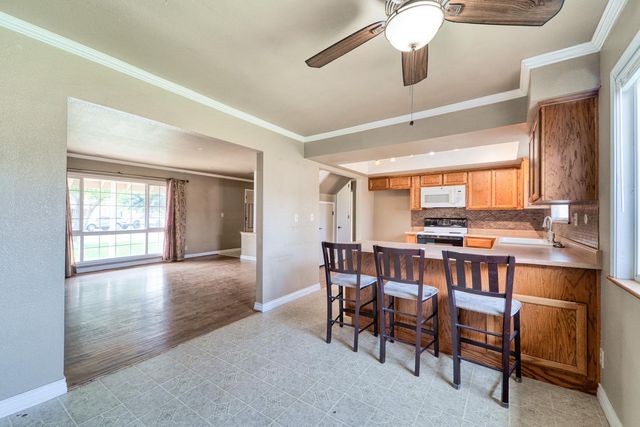 925 Starlite Ln, Yuba City, CA 95991